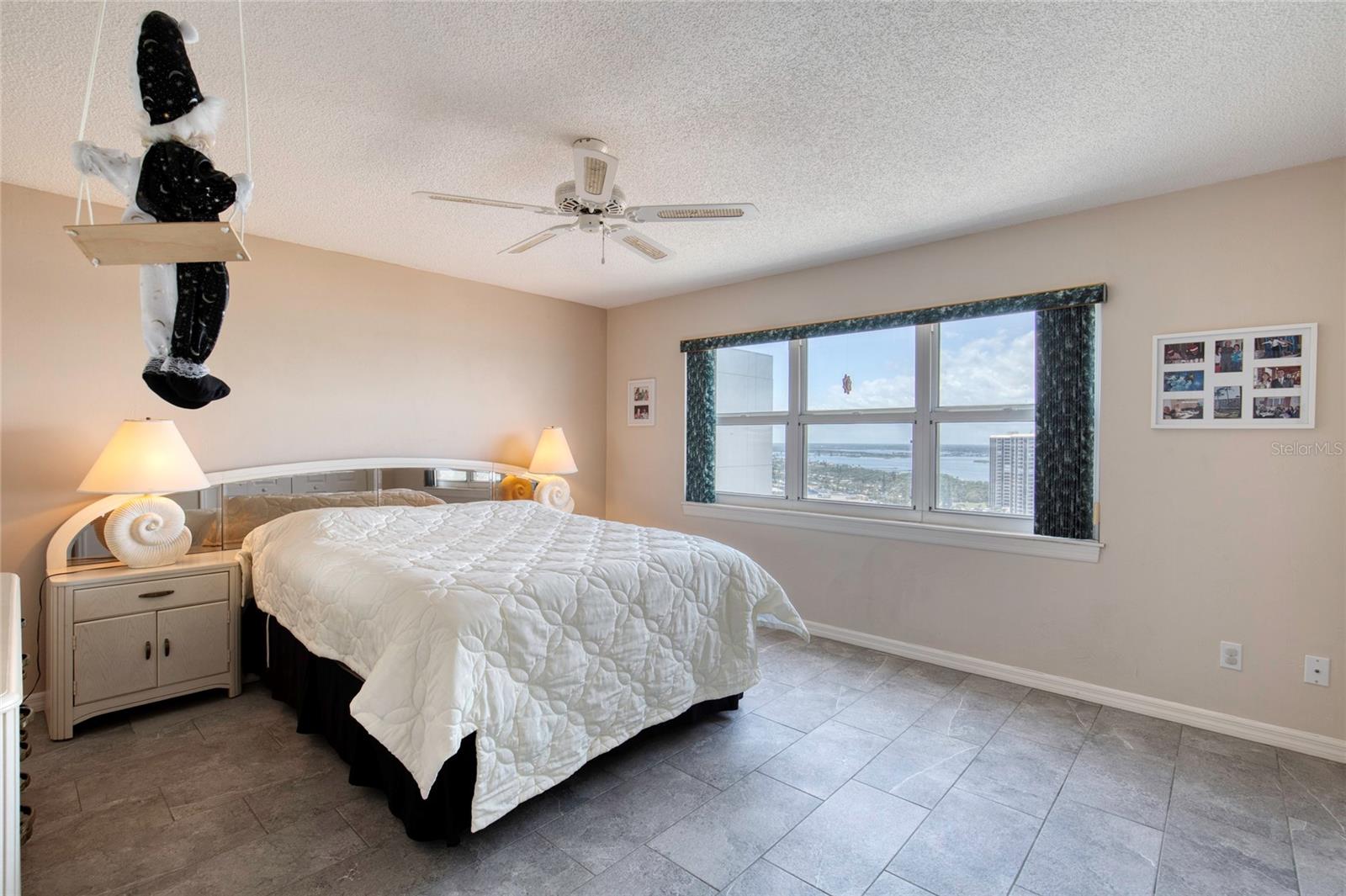 Image 36 of 81 For 2937 Atlantic Avenue 2001