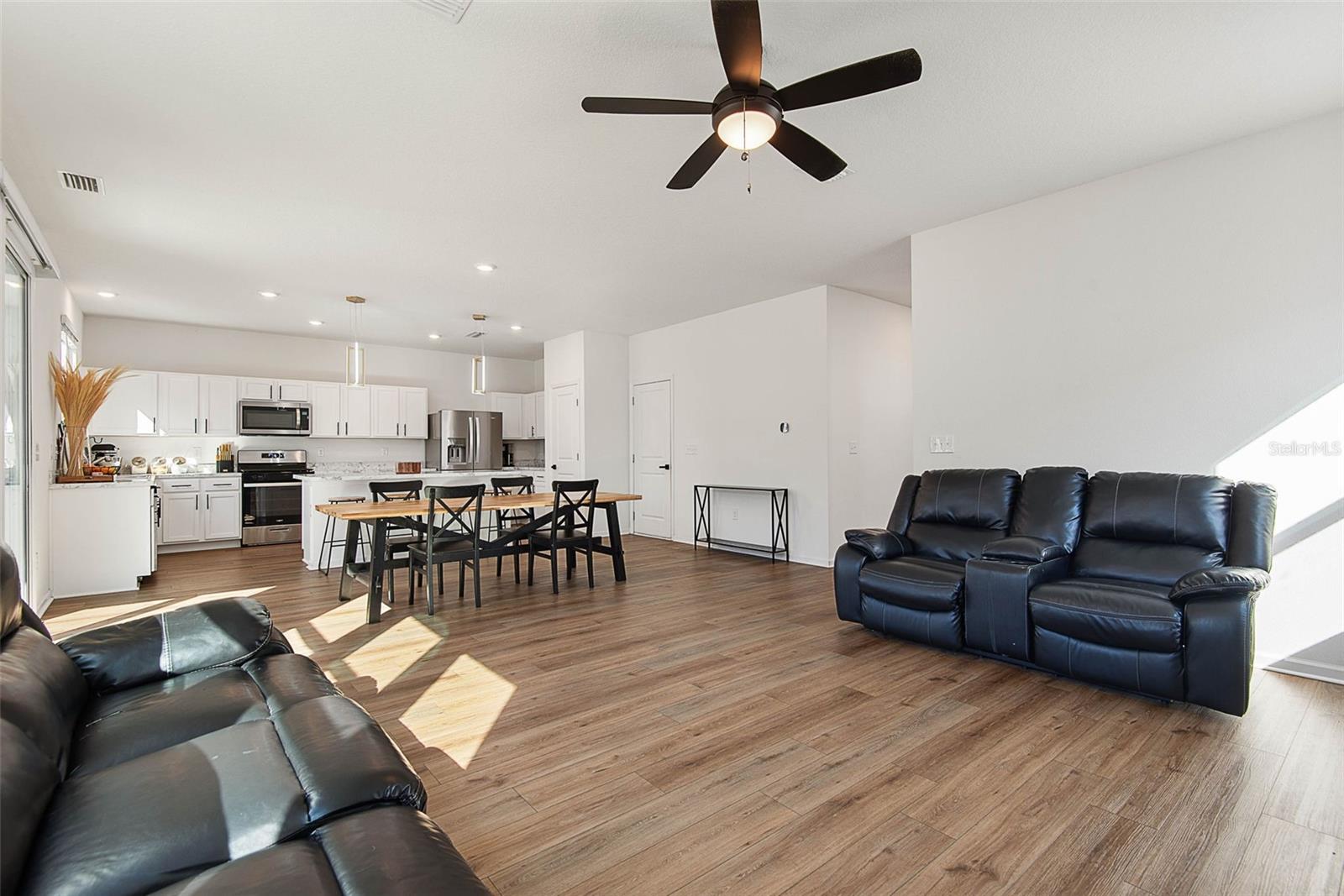 Image 12 of 53 For 43 Willow Street