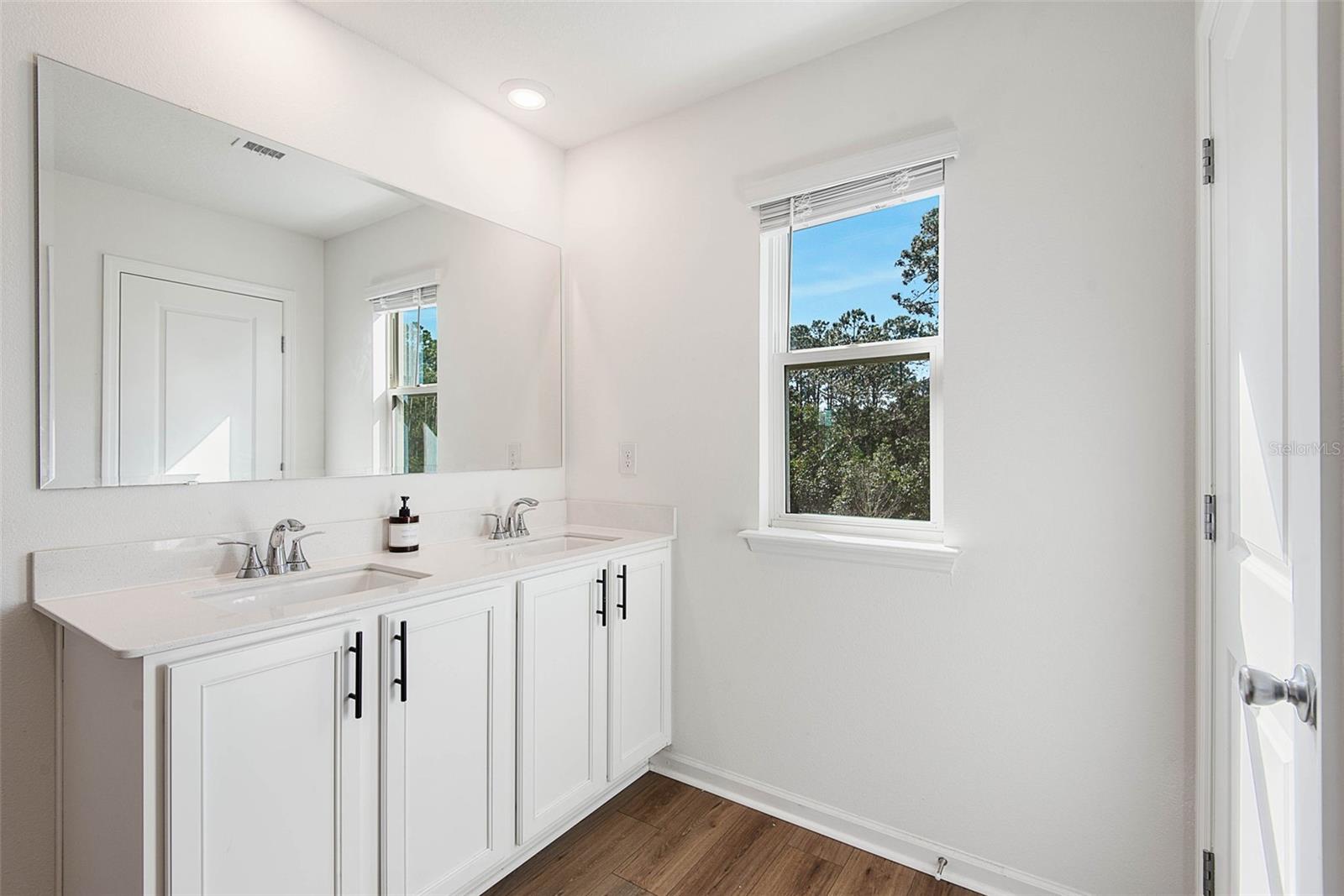 Image 21 of 53 For 43 Willow Street