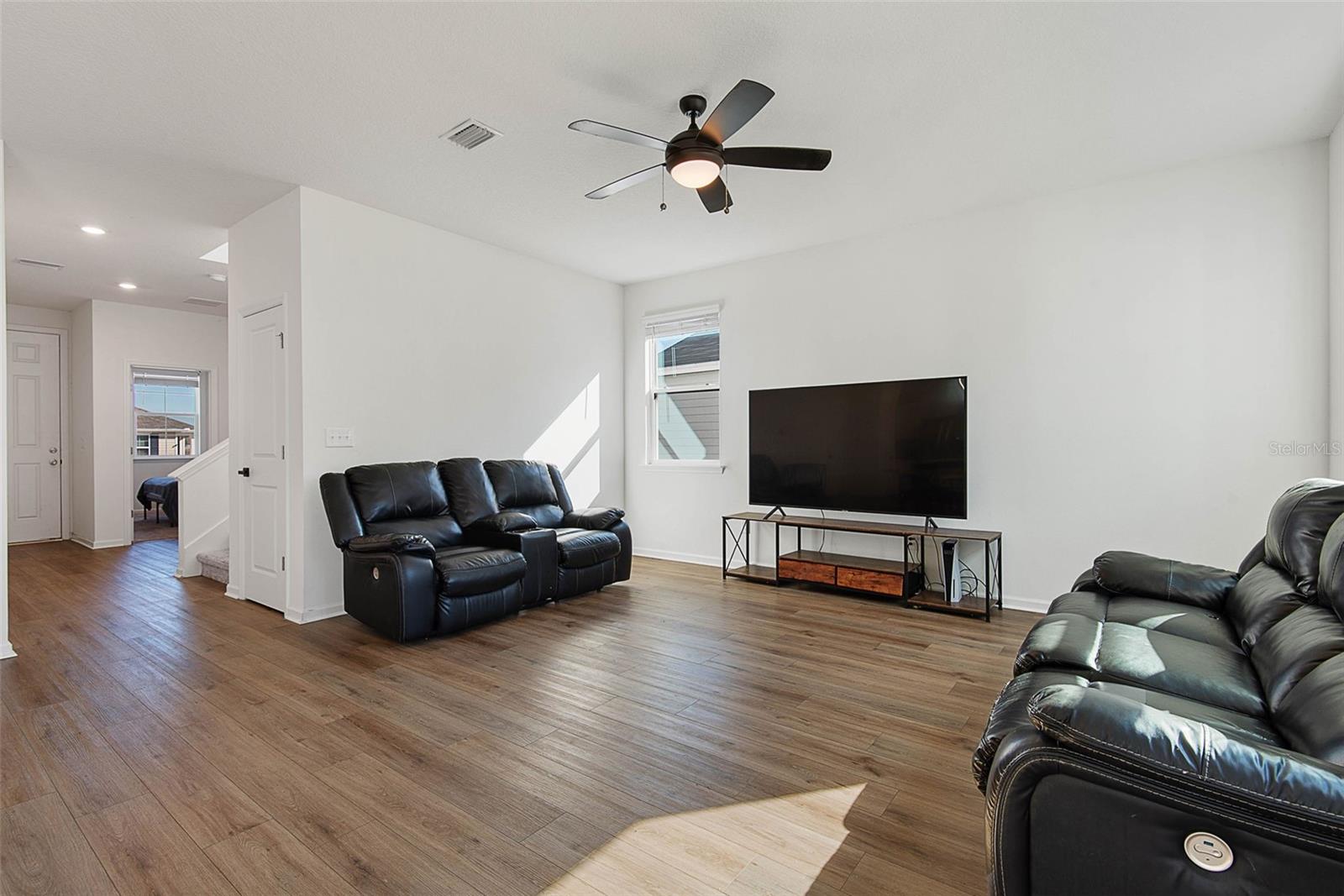 Image 5 of 53 For 43 Willow Street