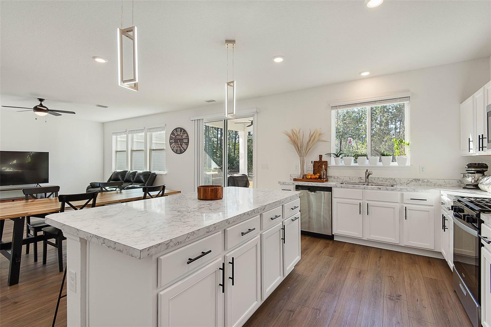 Image 6 of 53 For 43 Willow Street