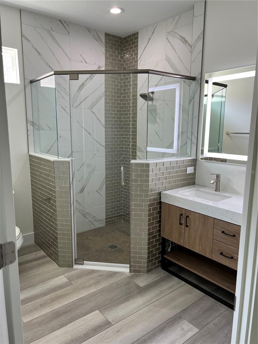 Image 10 of 21 For 40 Post Tree Lane