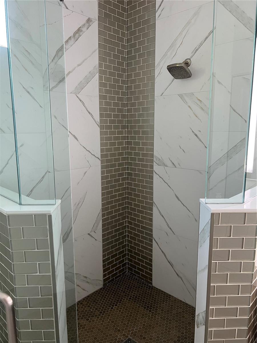 Image 13 of 21 For 40 Post Tree Lane