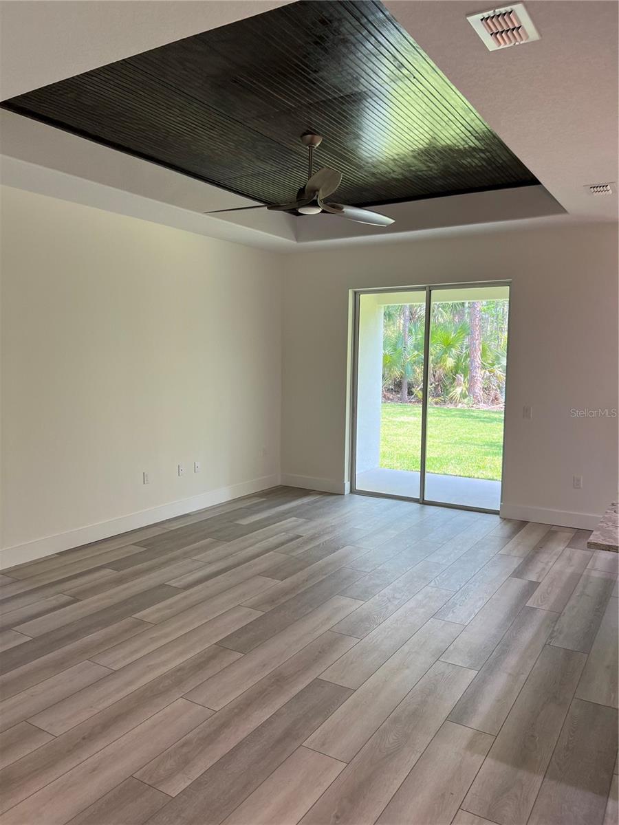 Image 2 of 21 For 40 Post Tree Lane