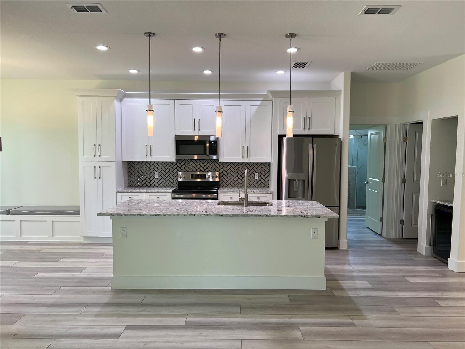 Image 4 of 21 For 40 Post Tree Lane