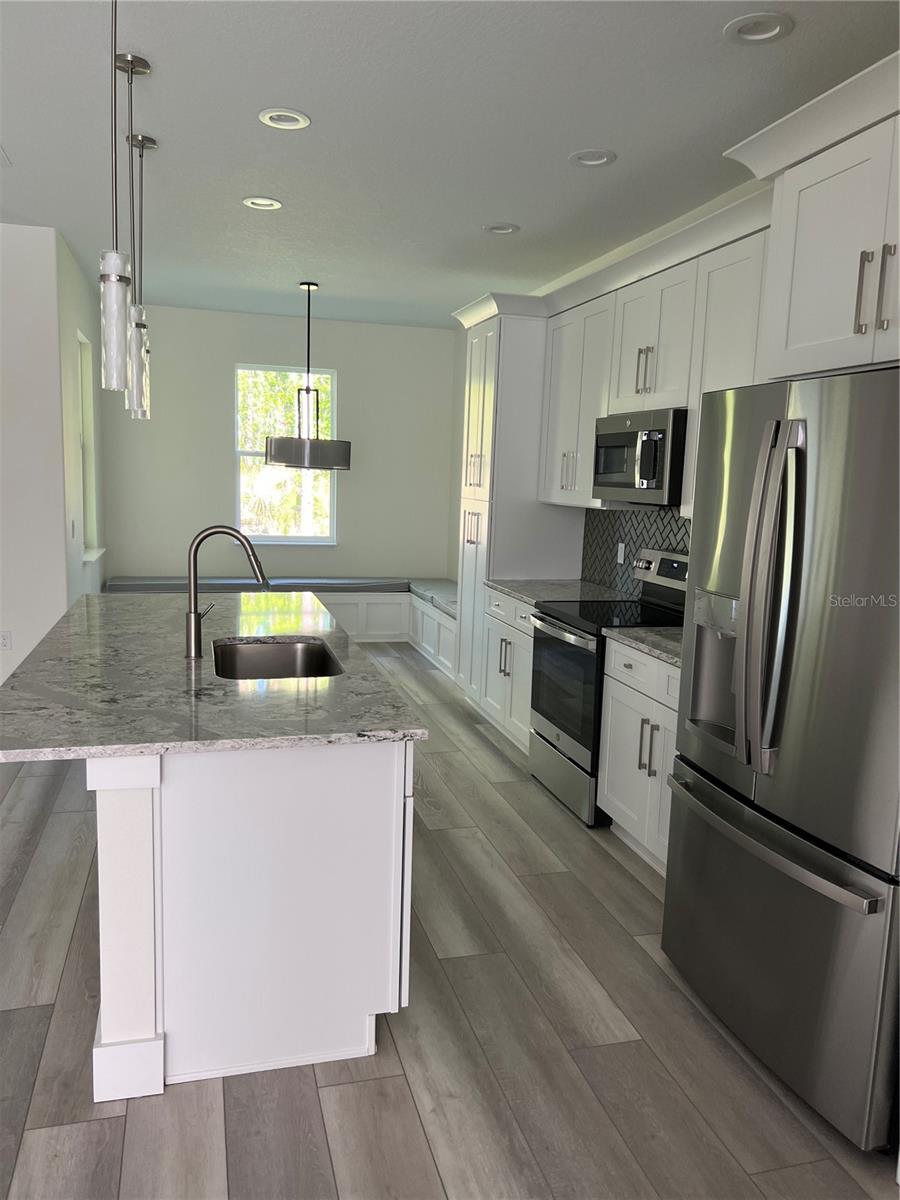 Image 5 of 21 For 40 Post Tree Lane