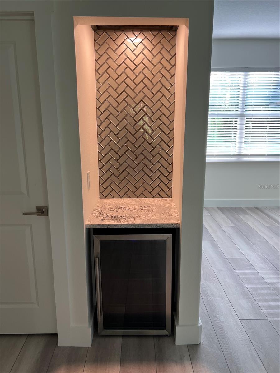 Image 8 of 21 For 40 Post Tree Lane