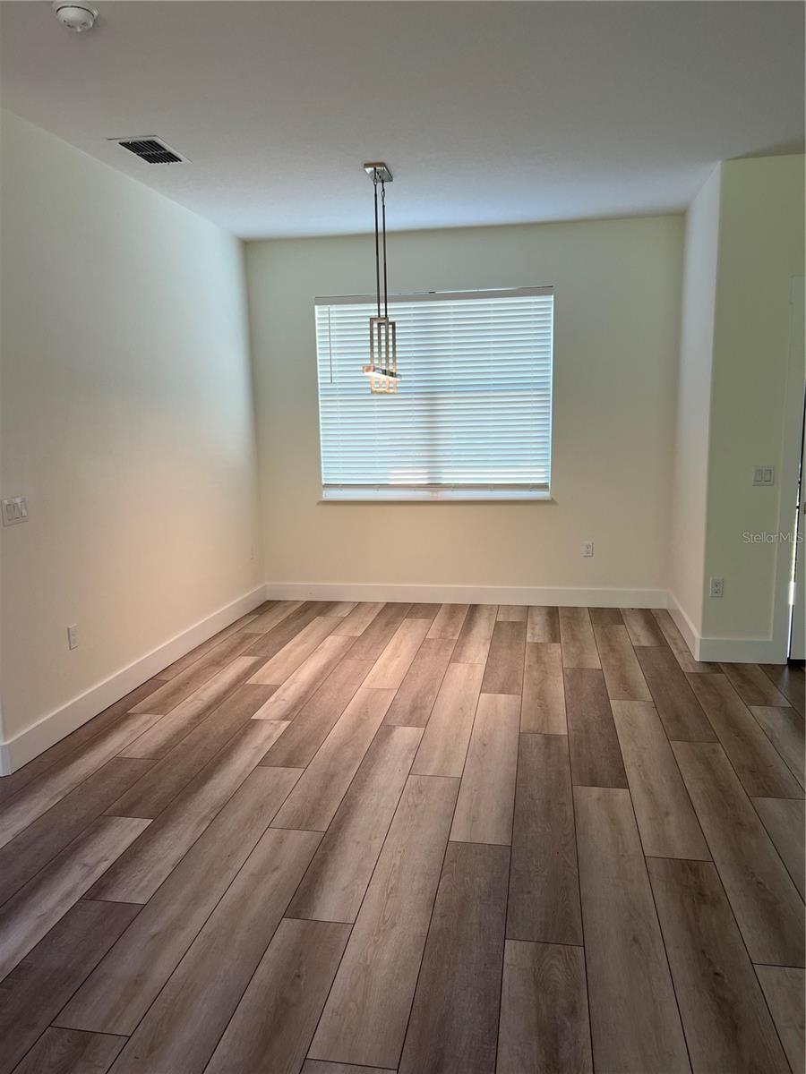 Image 9 of 21 For 40 Post Tree Lane