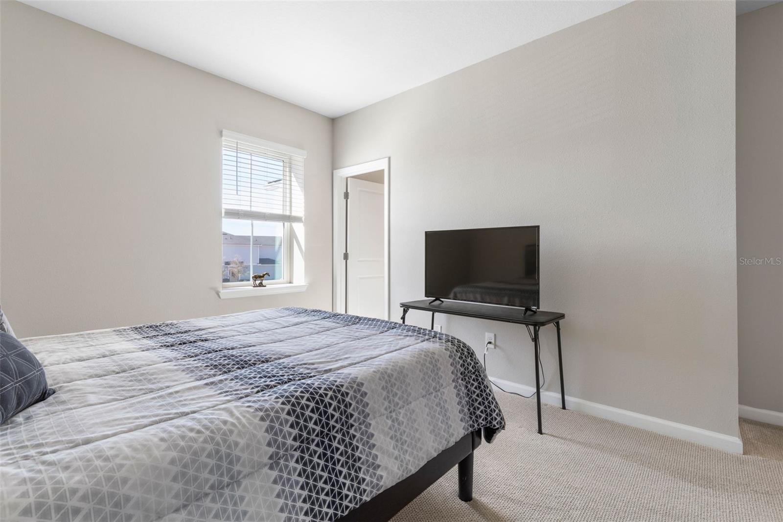 Image 12 of 33 For 363 Brandon Lakes Drive