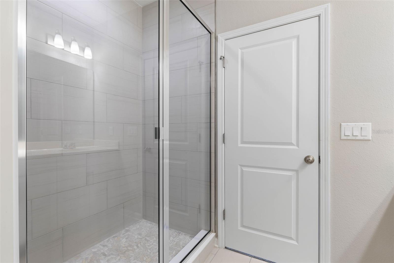 Image 17 of 33 For 363 Brandon Lakes Drive