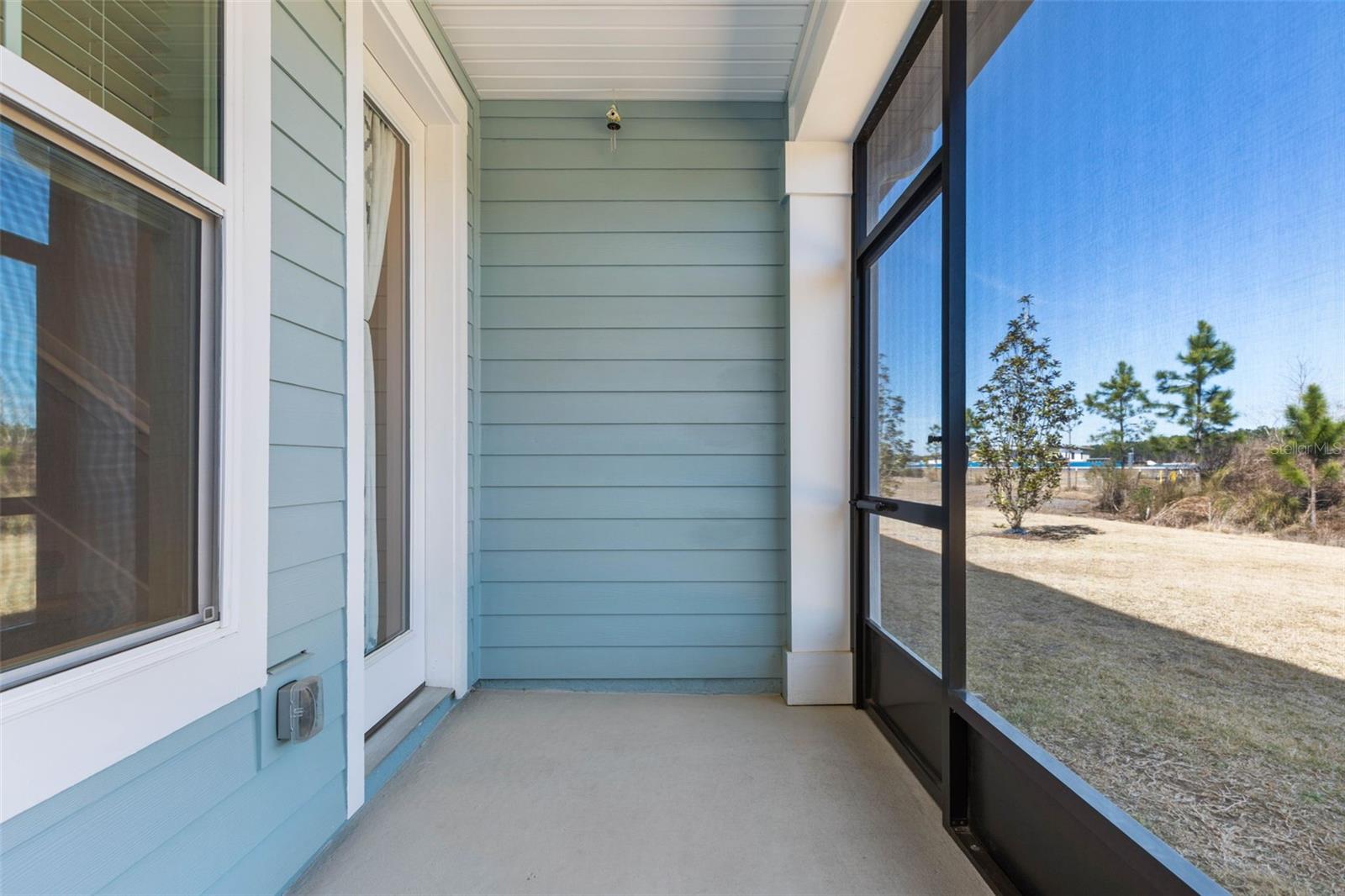 Image 21 of 33 For 363 Brandon Lakes Drive