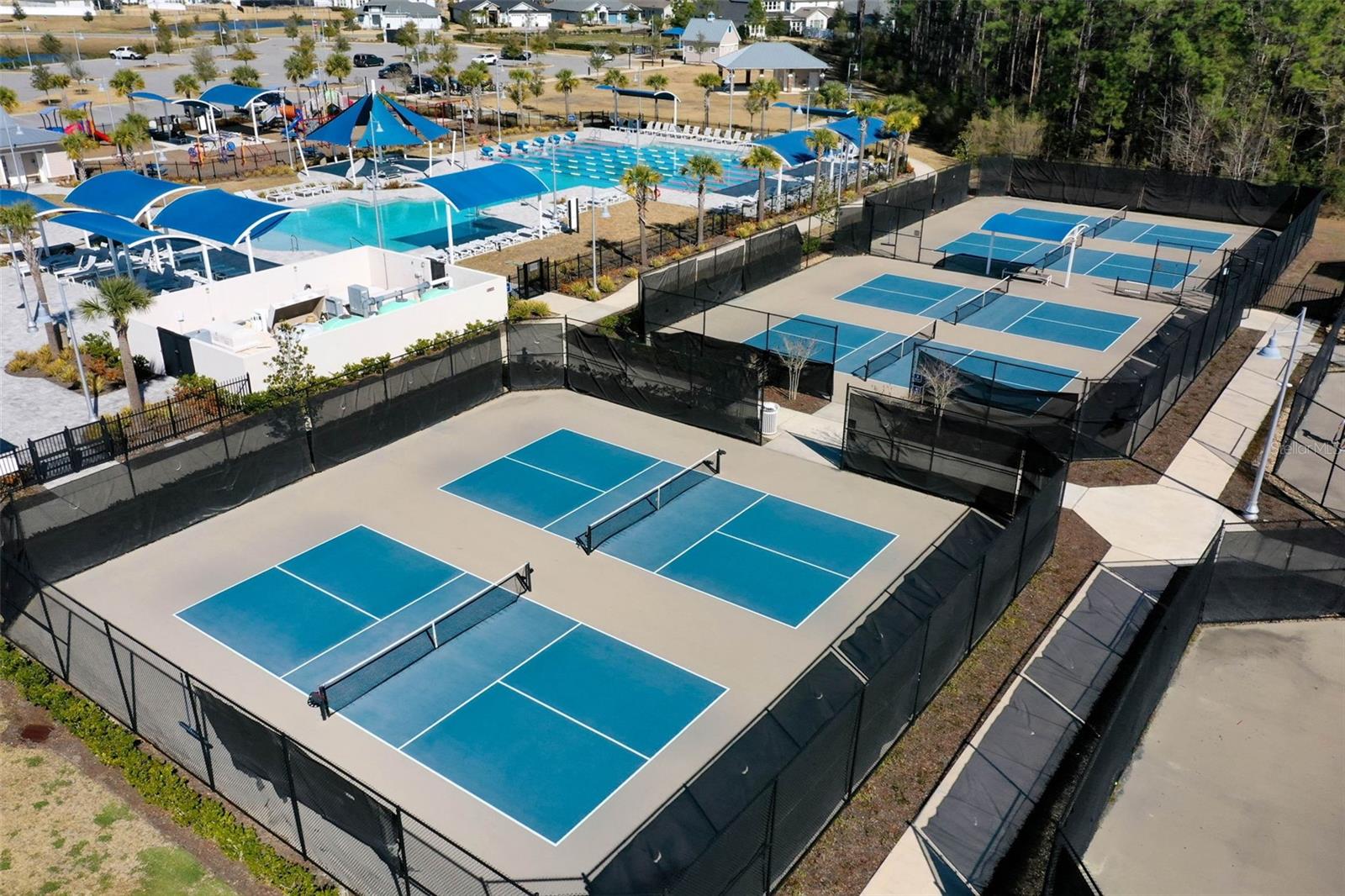 Image 28 of 33 For 363 Brandon Lakes Drive