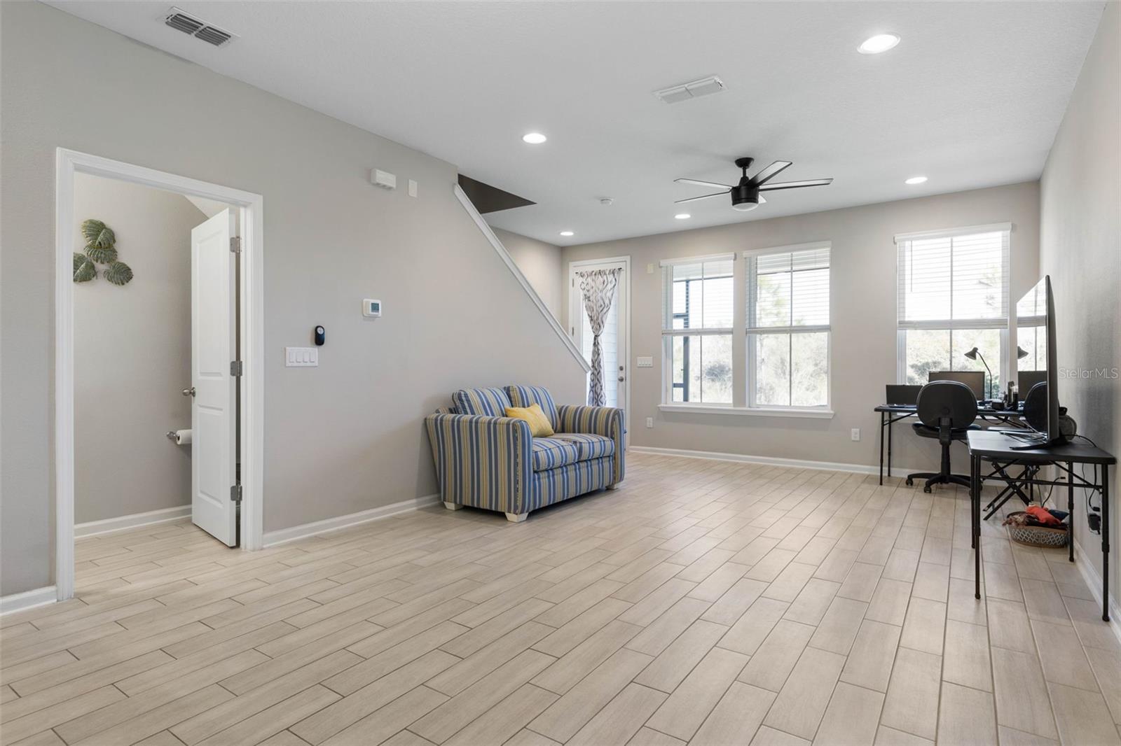 Image 8 of 33 For 363 Brandon Lakes Drive