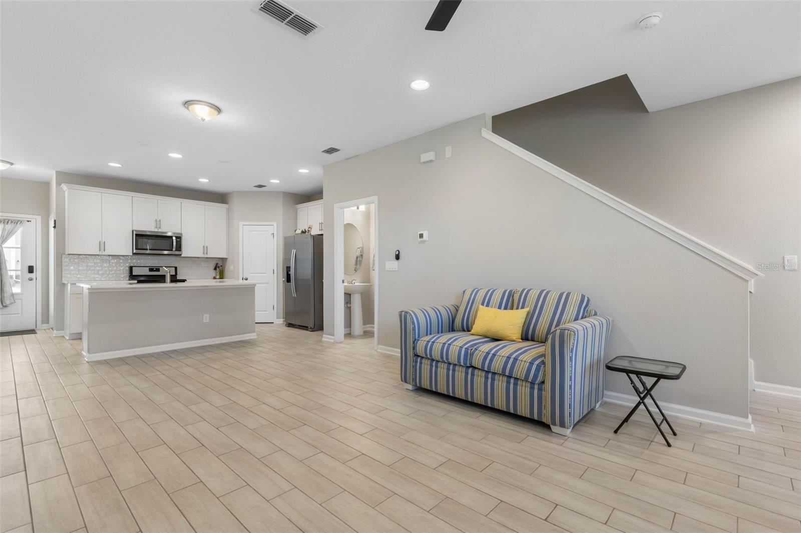 Image 9 of 33 For 363 Brandon Lakes Drive