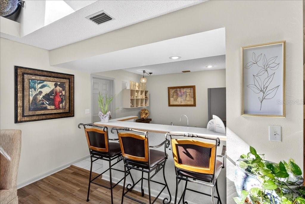 Image 11 of 29 For 16 Lake Forest Court N