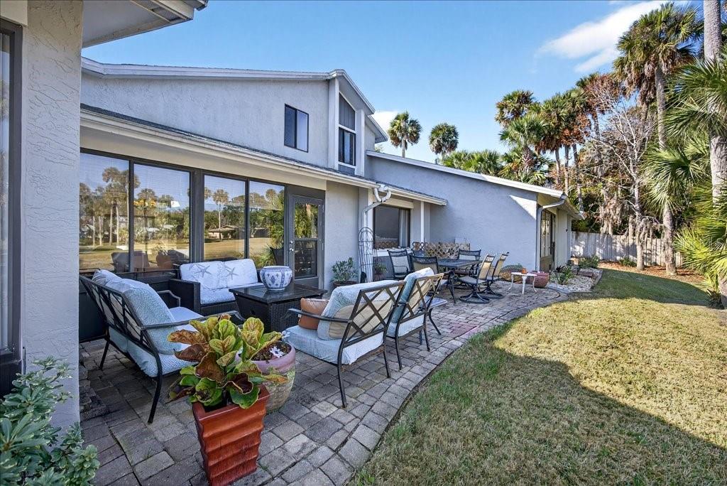 Image 14 of 29 For 16 Lake Forest Court N