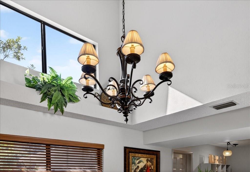 Image 8 of 29 For 16 Lake Forest Court N