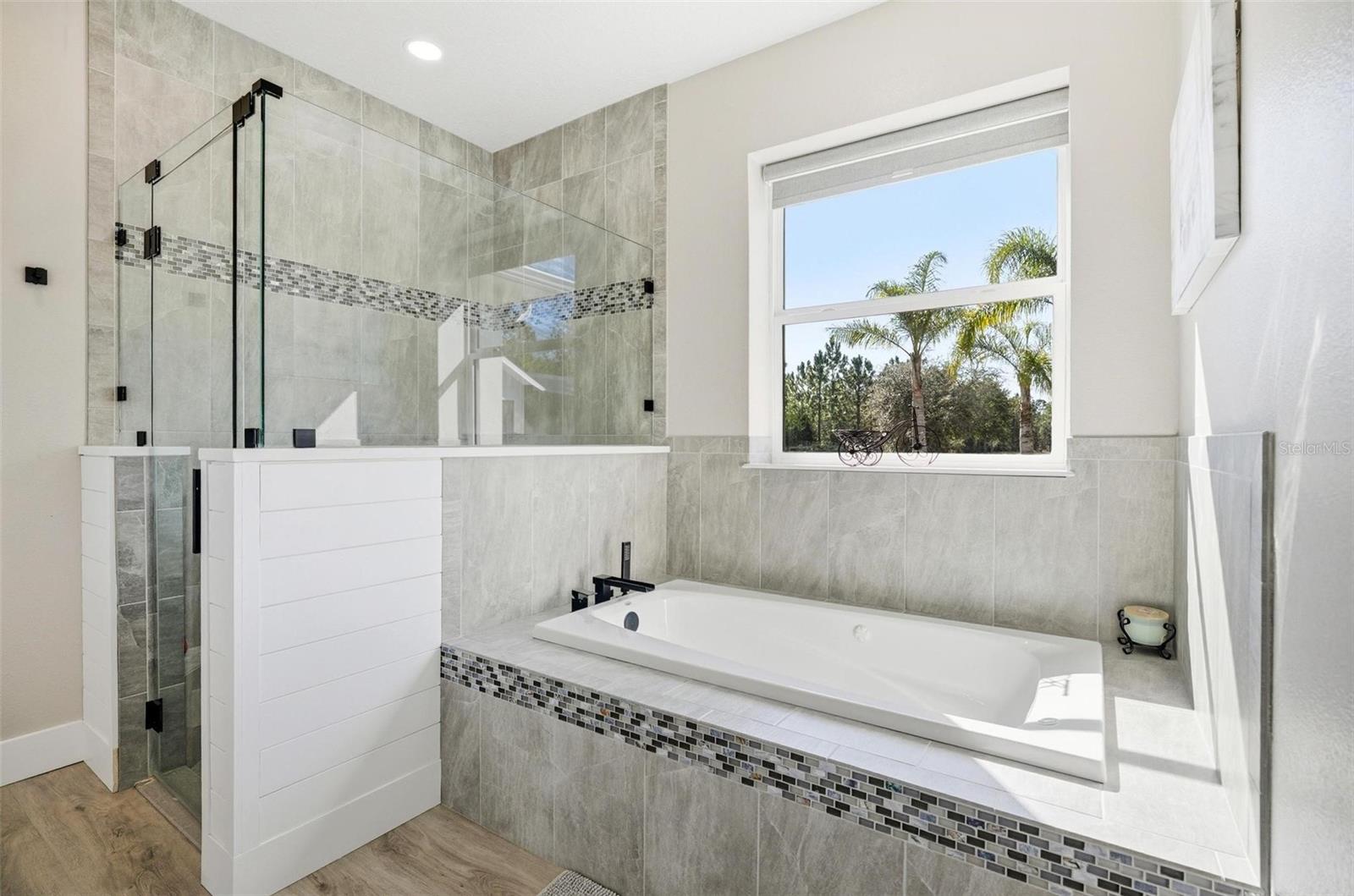 Image 12 of 99 For 4289 Old Kings Road N