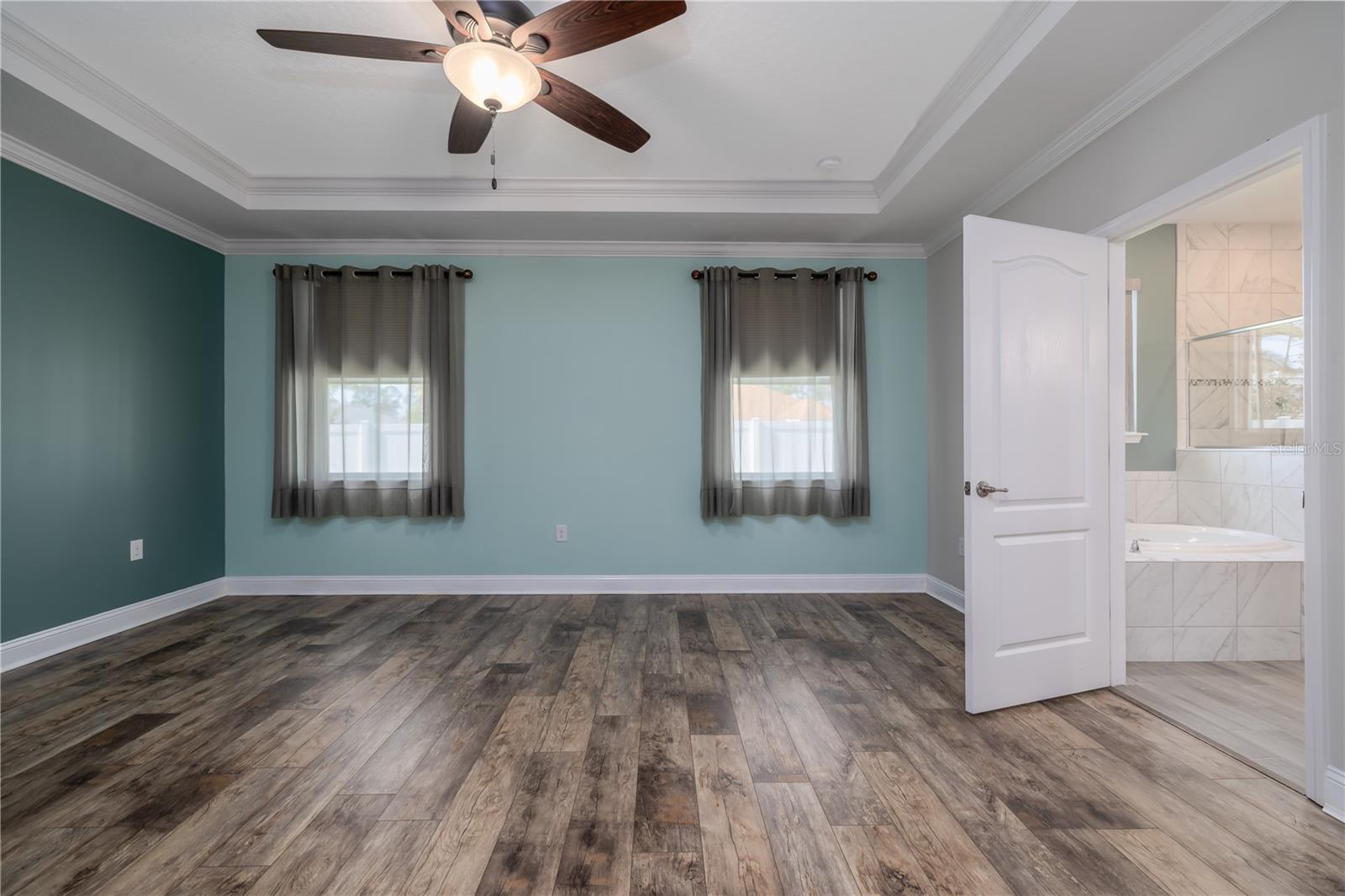 Image 17 of 33 For 6 Edison Lane