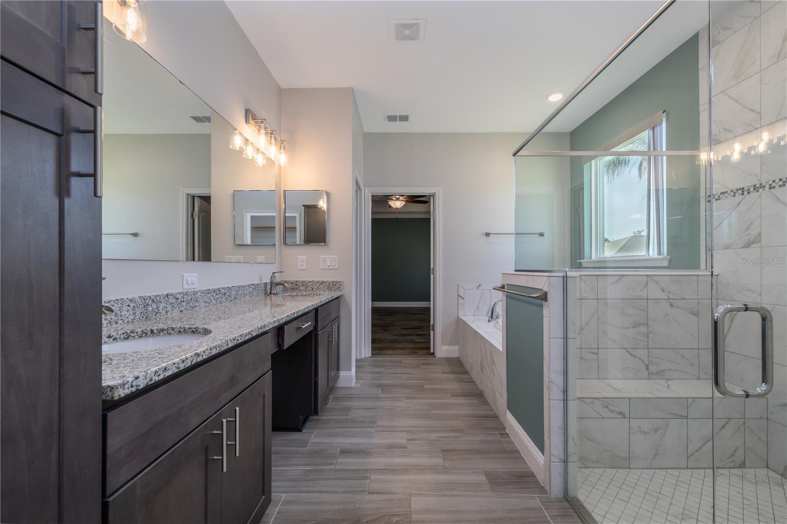 Image 22 of 33 For 6 Edison Lane