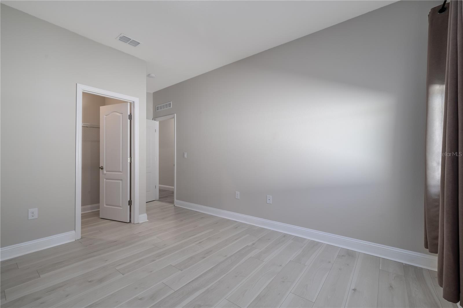 Image 25 of 33 For 6 Edison Lane