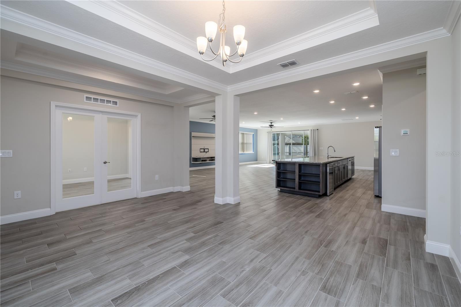 Image 7 of 33 For 6 Edison Lane