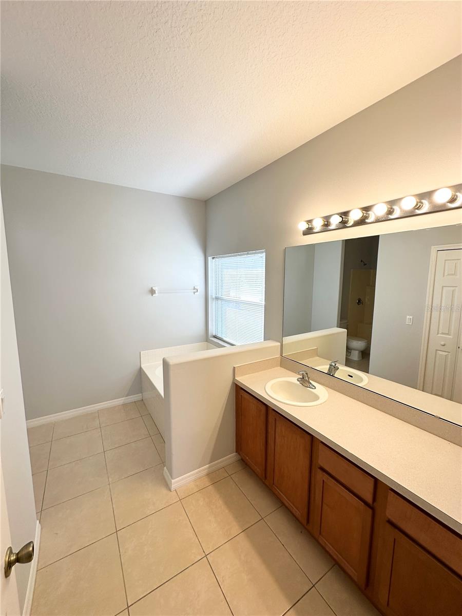 Image 17 of 36 For 11 Praver Lane