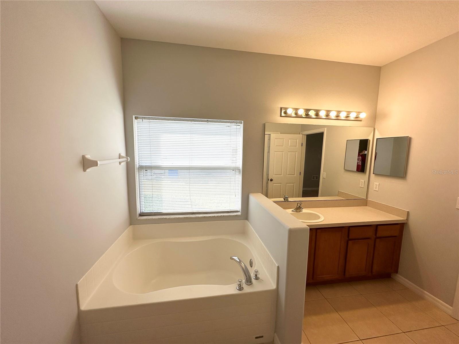 Image 18 of 36 For 11 Praver Lane