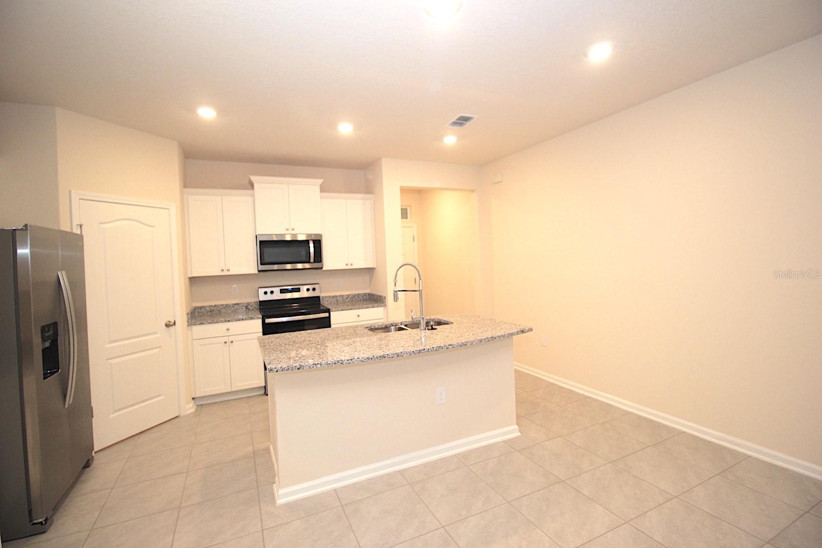 Listing photo id 11 for 121 Redbud Road