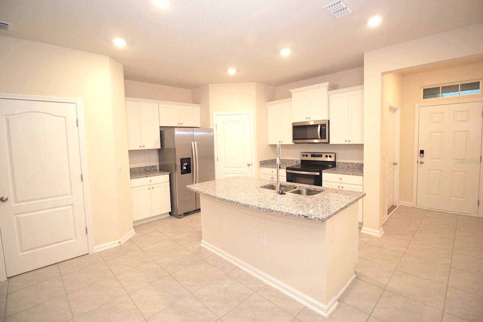 Listing photo id 12 for 121 Redbud Road