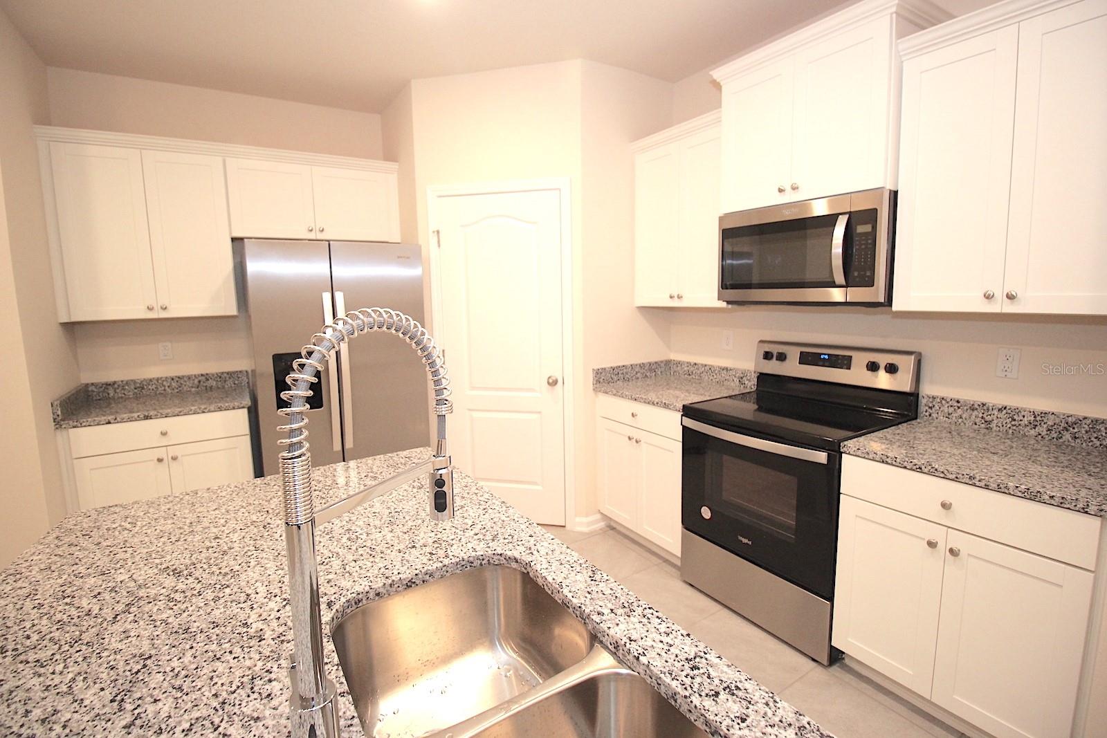 Listing photo id 14 for 121 Redbud Road