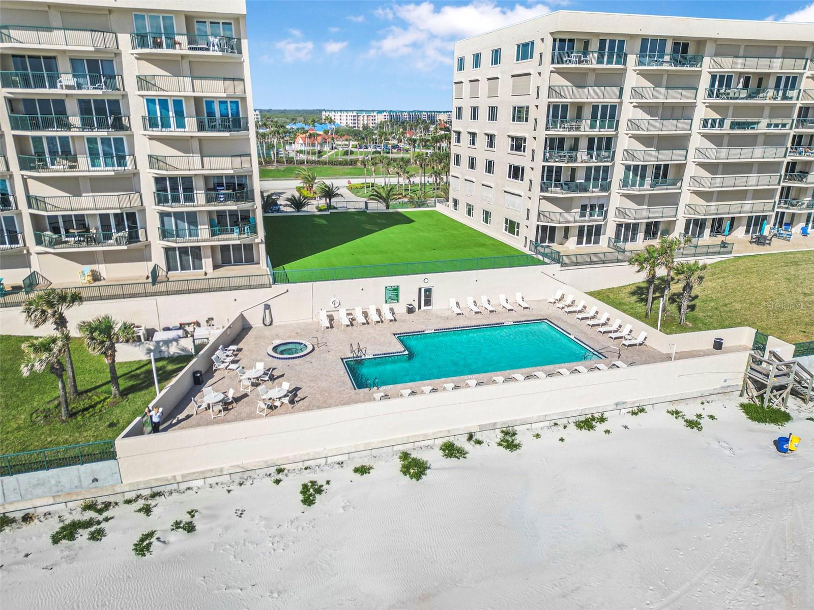 Image 2 of 52 For 4631 Atlantic Avenue 8706