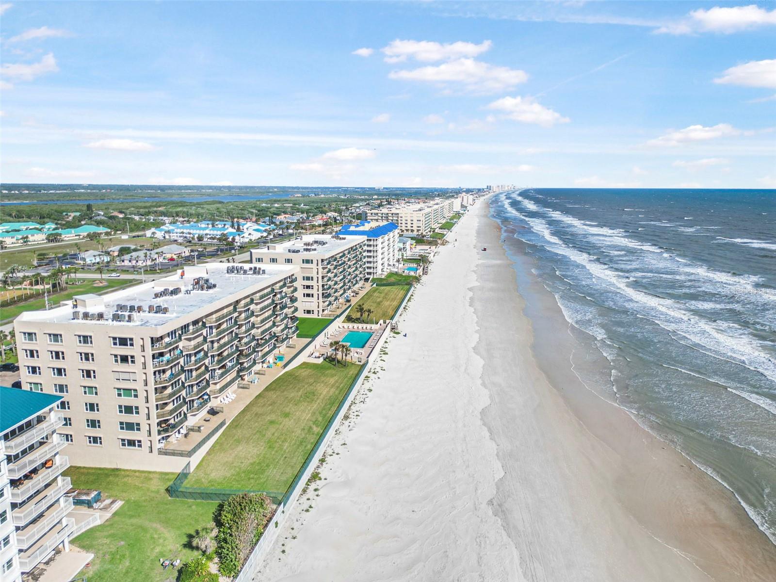 Image 39 of 52 For 4631 Atlantic Avenue 8706