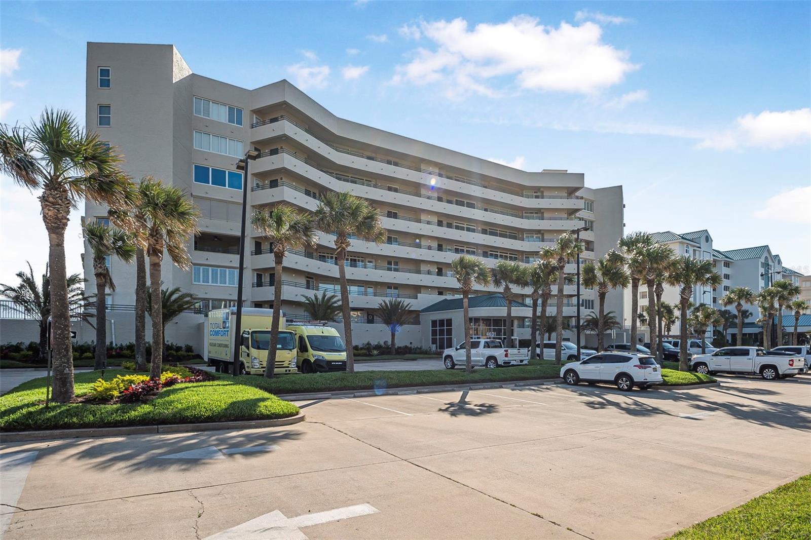 Image 5 of 52 For 4631 Atlantic Avenue 8706