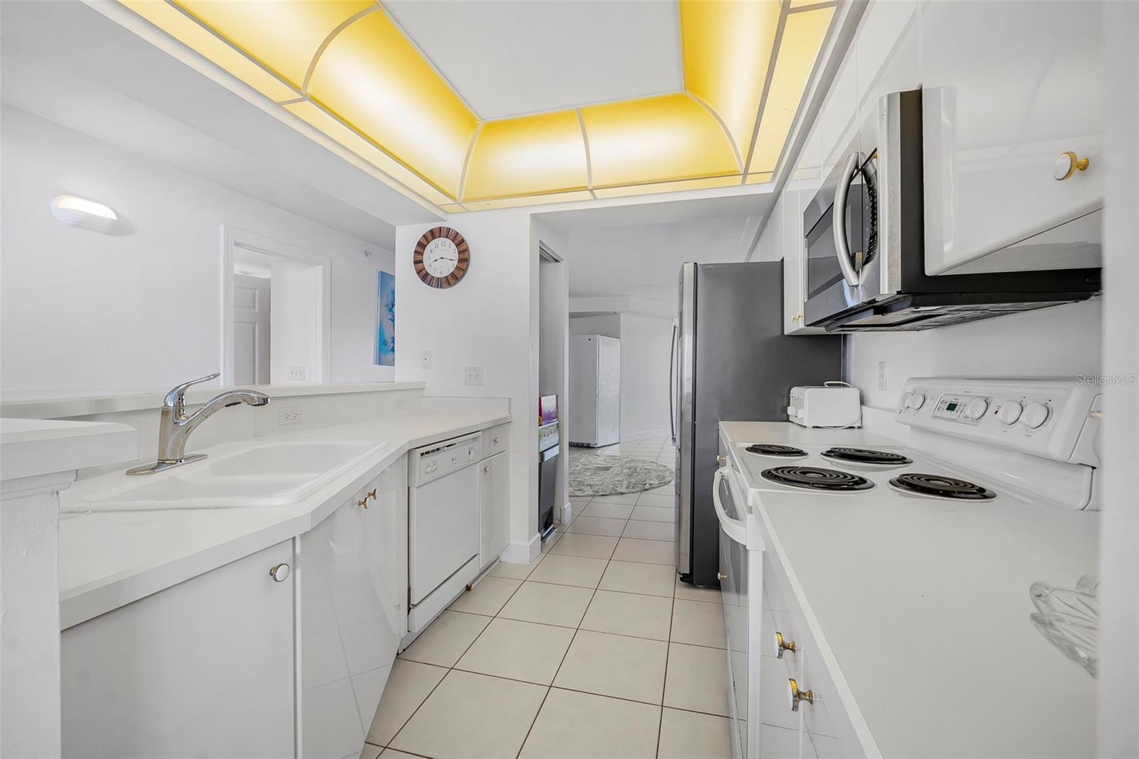 Image 8 of 52 For 4631 Atlantic Avenue 8706