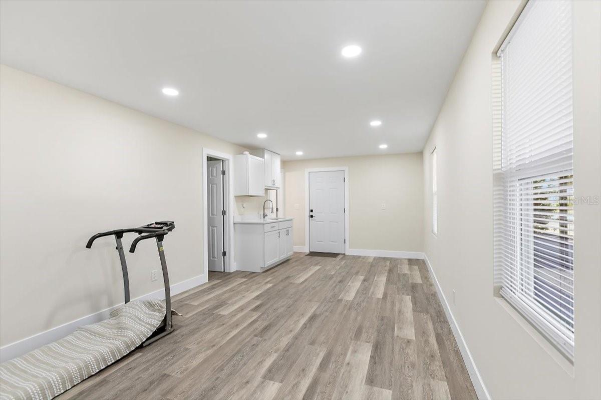 Image 13 of 34 For 126 Georgia Avenue