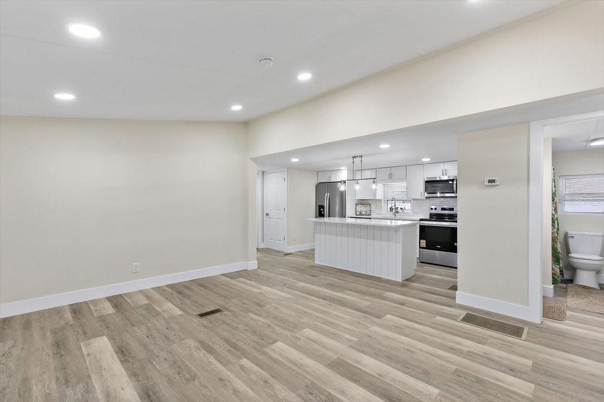 Image 4 of 34 For 126 Georgia Avenue