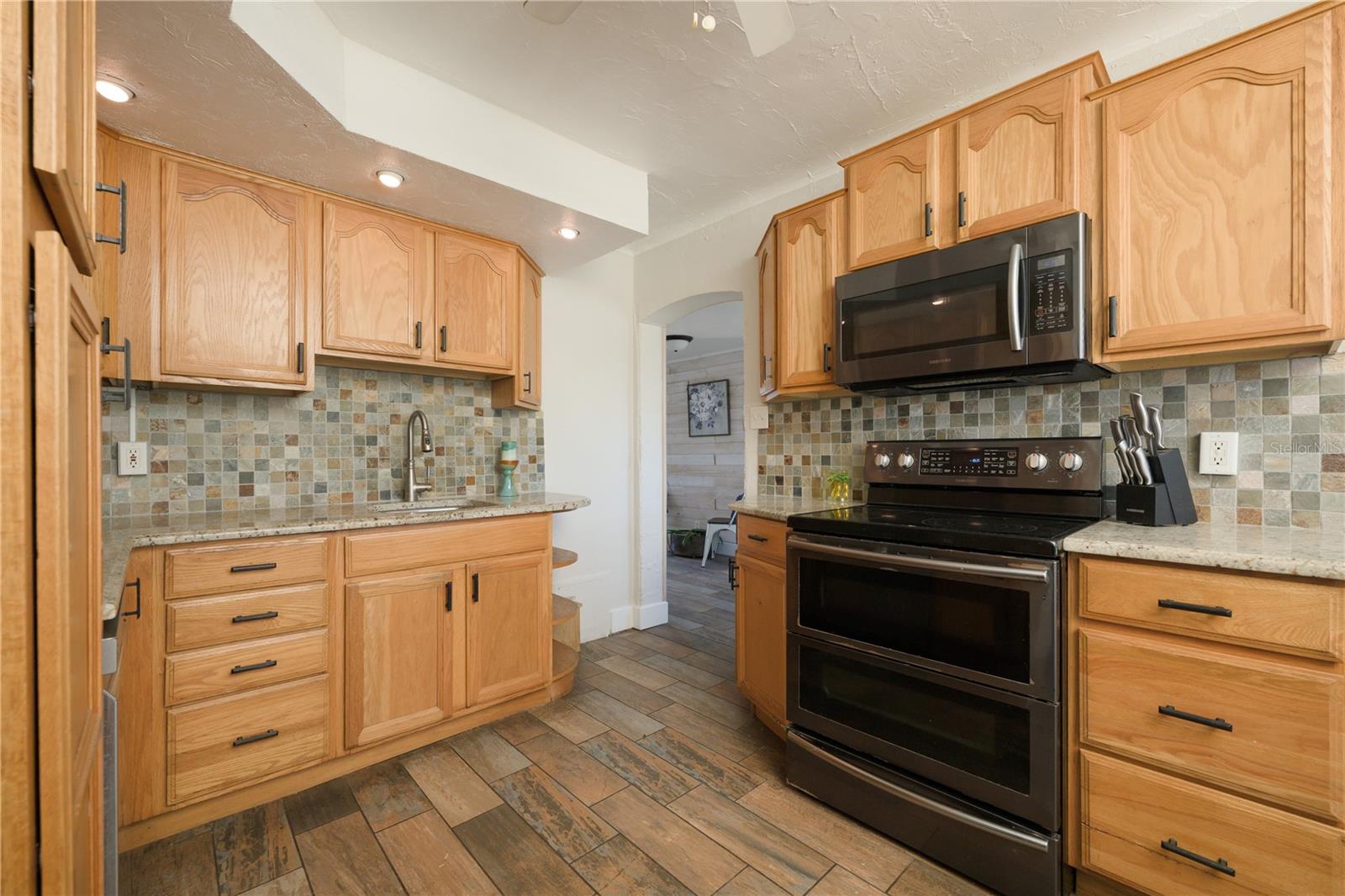 Image 10 of 47 For 1224 Central Avenue