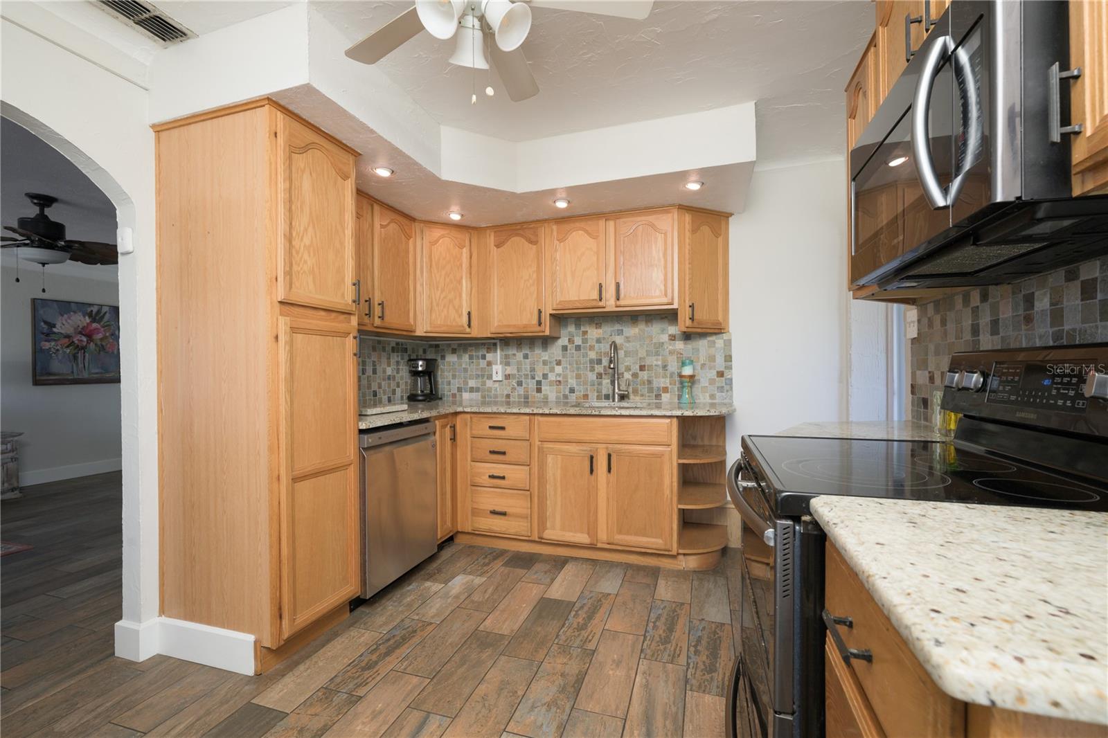 Image 11 of 47 For 1224 Central Avenue