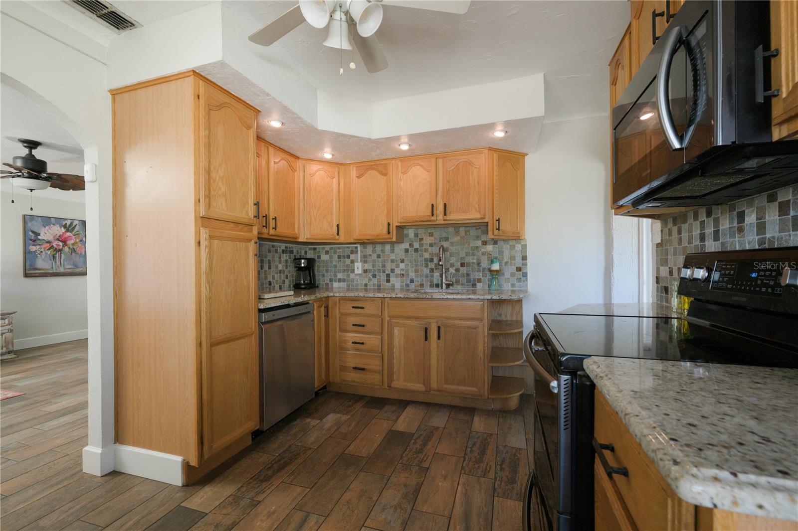 Image 12 of 47 For 1224 Central Avenue