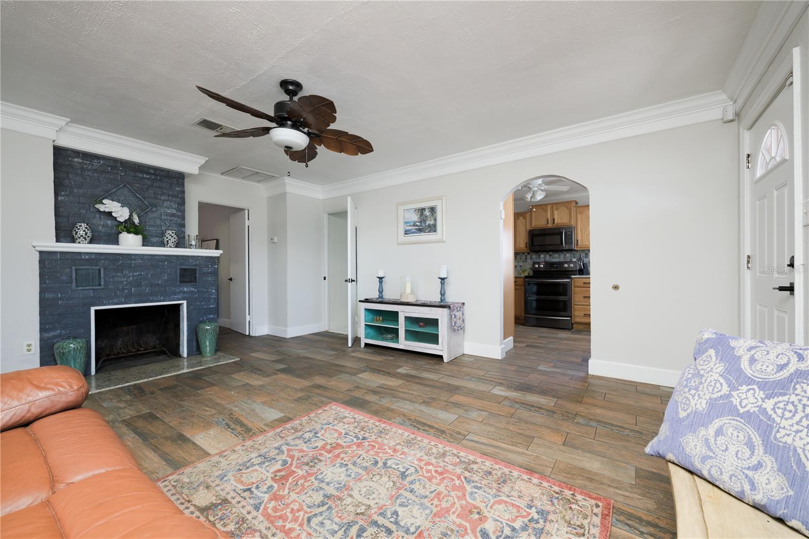 Image 7 of 47 For 1224 Central Avenue