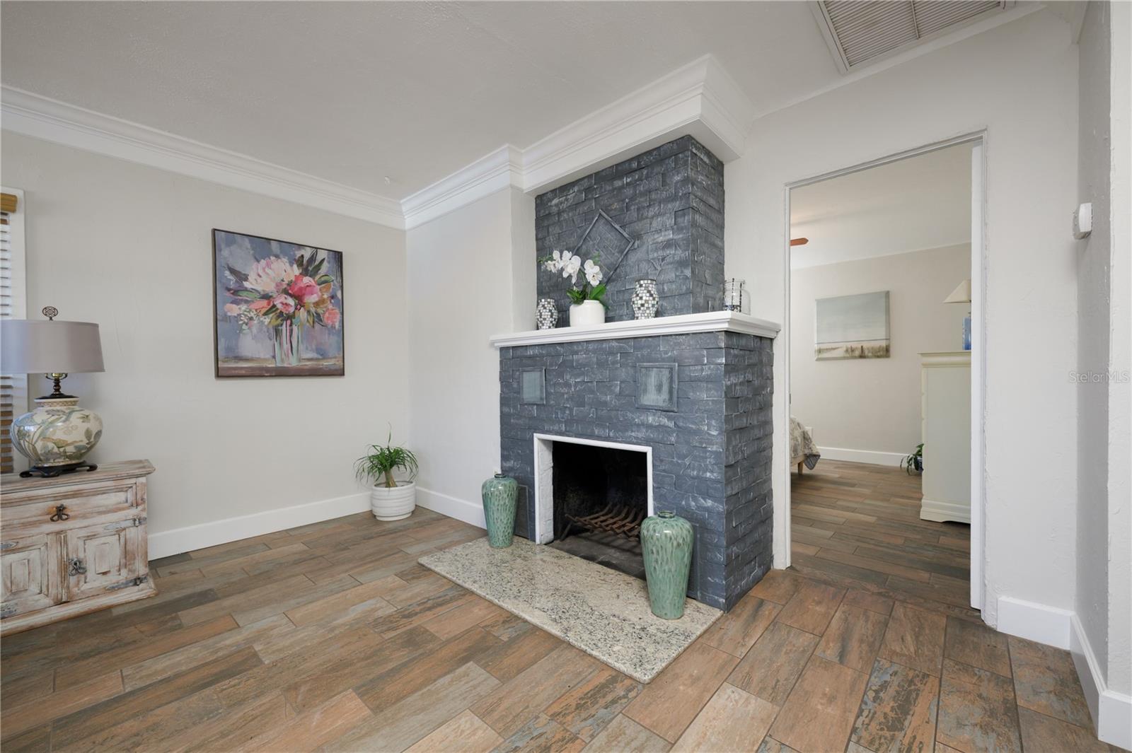 Image 8 of 47 For 1224 Central Avenue