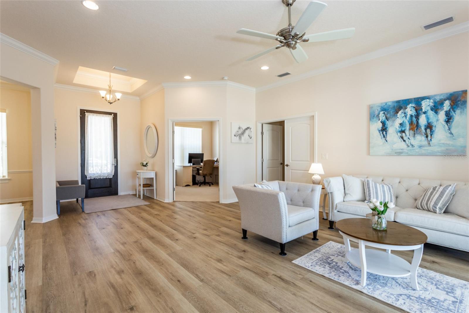 Listing photo id 1 for 1591 Lambert Avenue