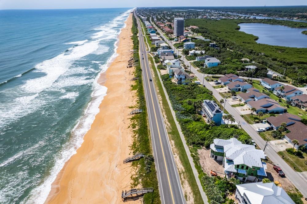 Listing photo id 28 for 1591 Lambert Avenue