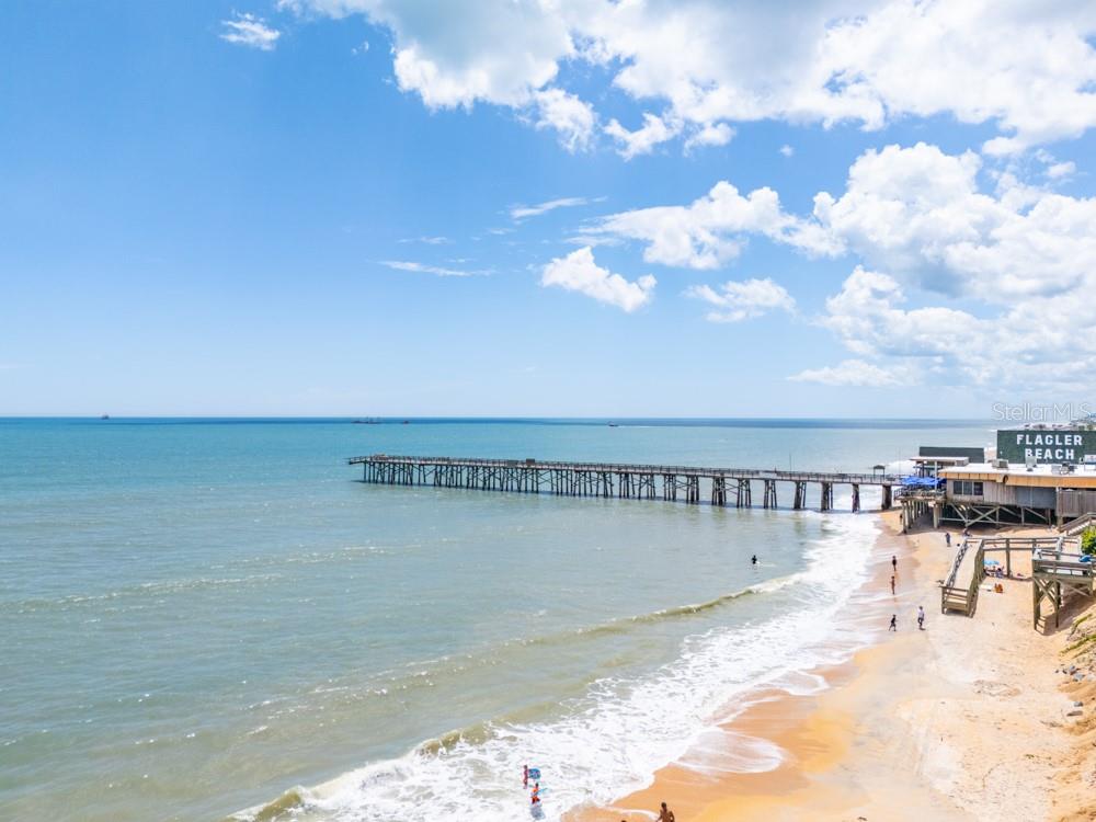 Listing photo id 29 for 1591 Lambert Avenue