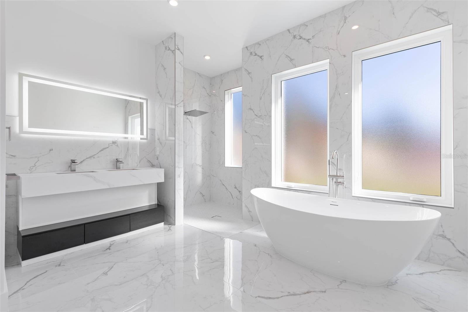 Image 24 of 44 For 34 Fallen Oak Lane