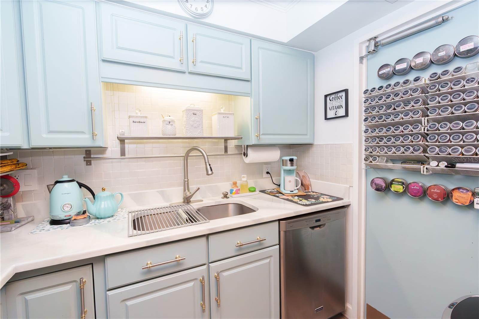 Image 3 of 20 For 1224 Peninsula Drive 317