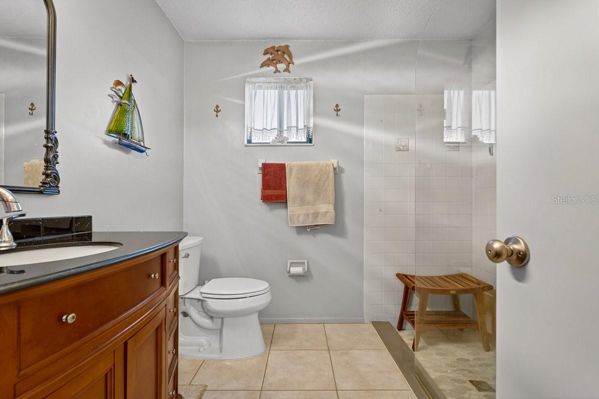 Image 17 of 58 For 33 Lakepoint Circle