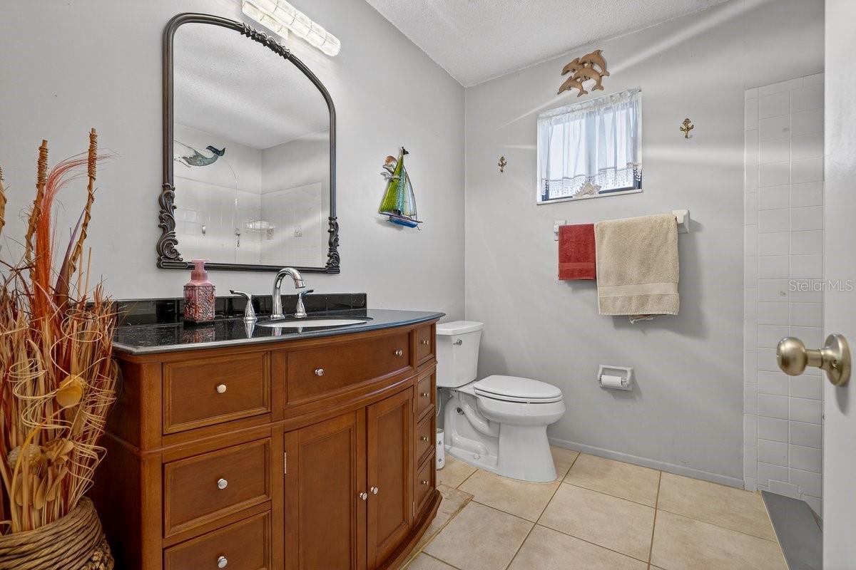 Image 18 of 58 For 33 Lakepoint Circle