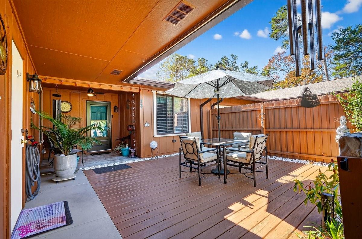 Image 29 of 58 For 33 Lakepoint Circle